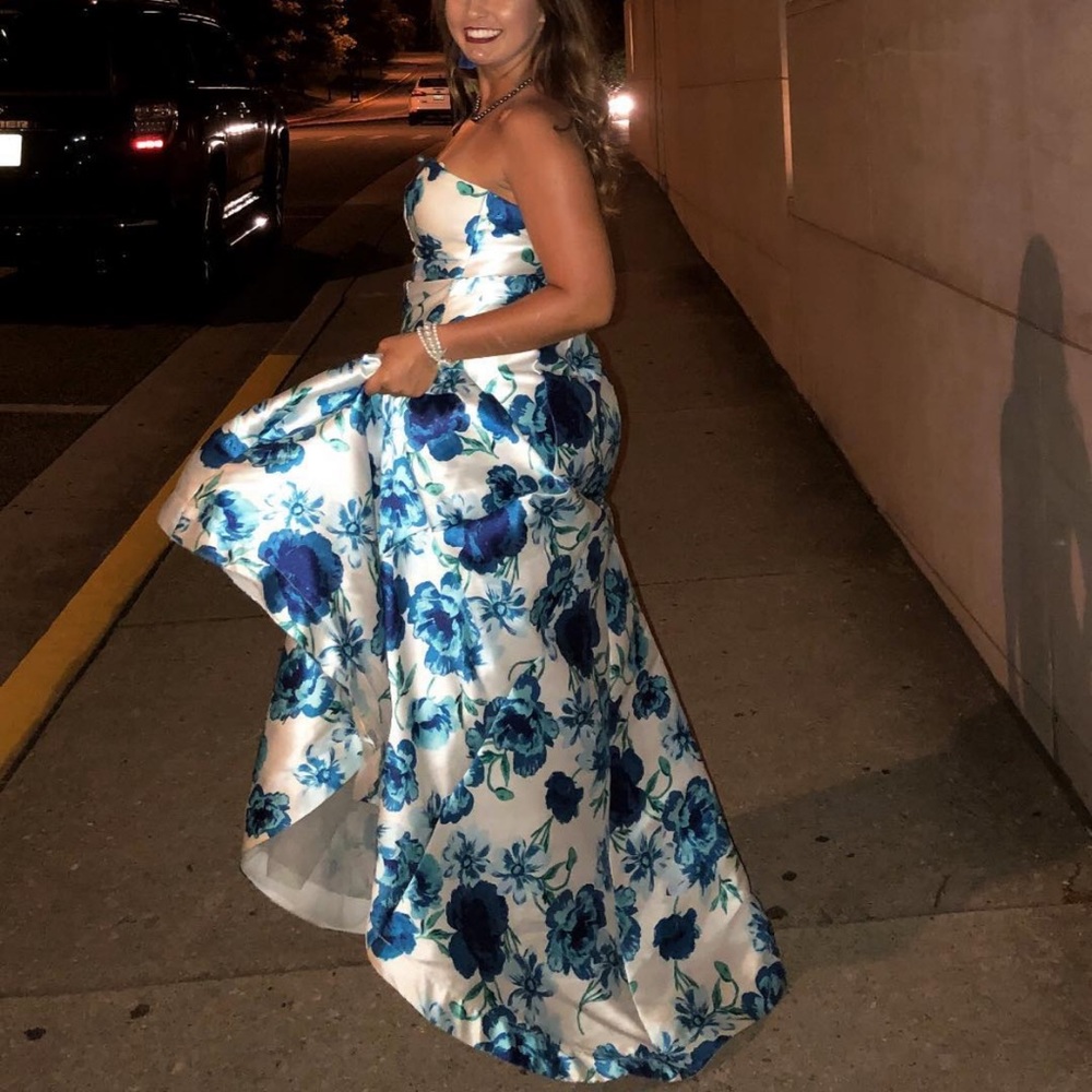 Prom Dress - Picture 2 of 3